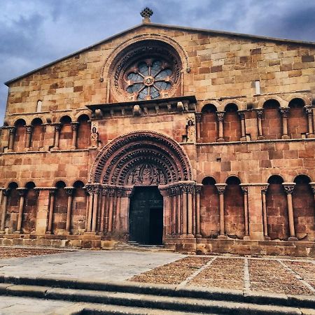 Aldehuela del RincónEl Aterpeアパートメント エクステリア 写真
